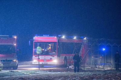 Flughafen Stuttgart: Flugzeug schiesst von Landebahn - War Schnee und Eis Schuld? - 4 Verletzte